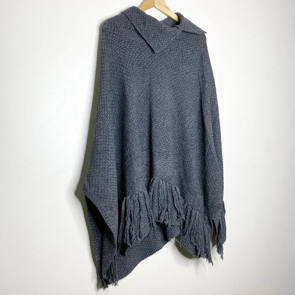 NWT Coldwater Creek Gray Knit Sweater Poncho Wool Blend Fringe One Size Boho - Picture 3 of 10